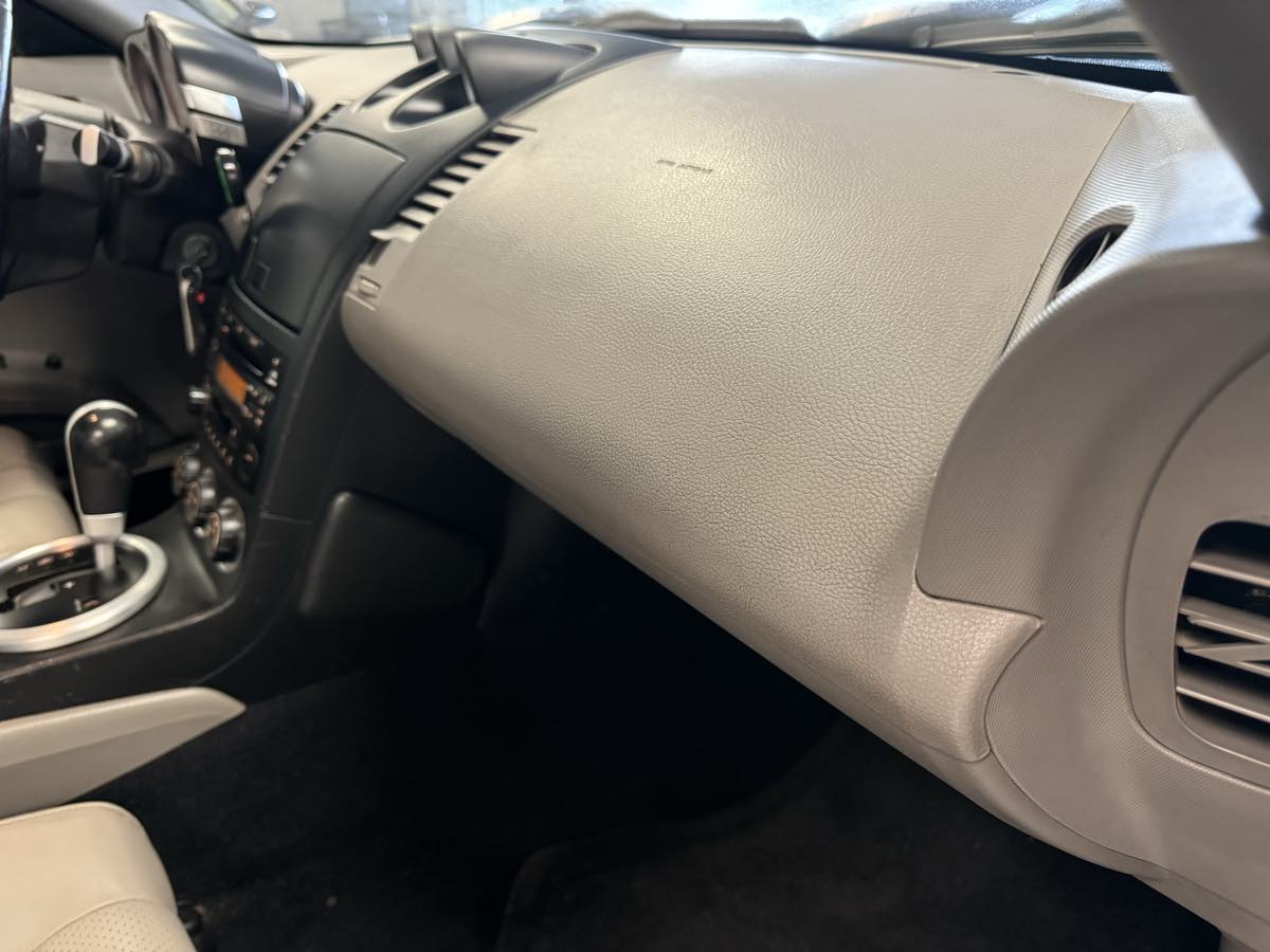 2005 Nissan 350Z Touring photo 42