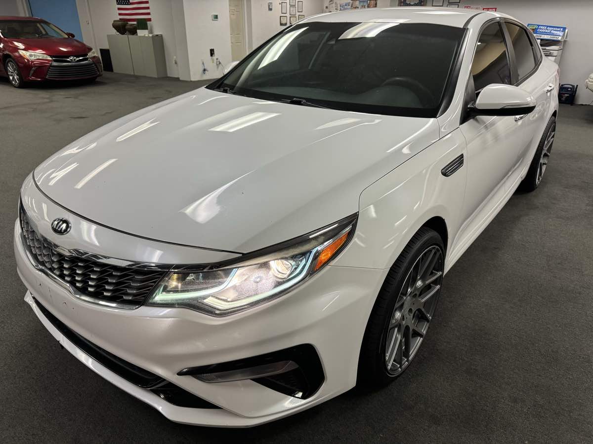 2019 Kia Optima LX photo 2