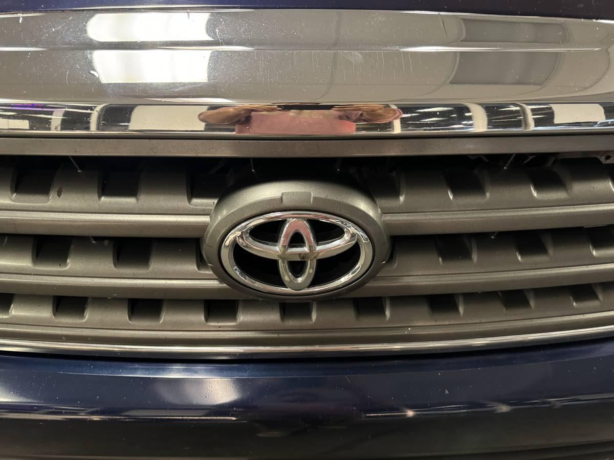 2010 Toyota Sequoia SR5 photo 7