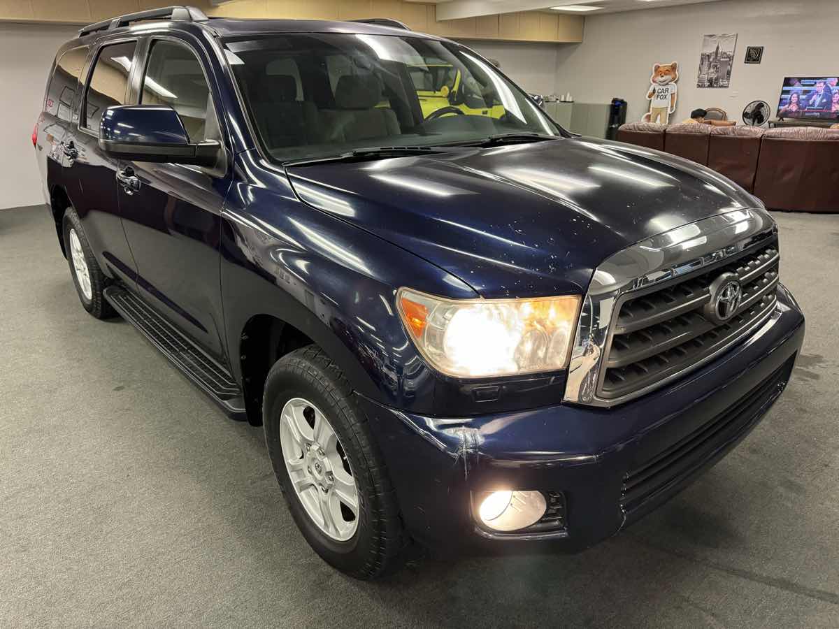 2010 Toyota Sequoia SR5 photo 9