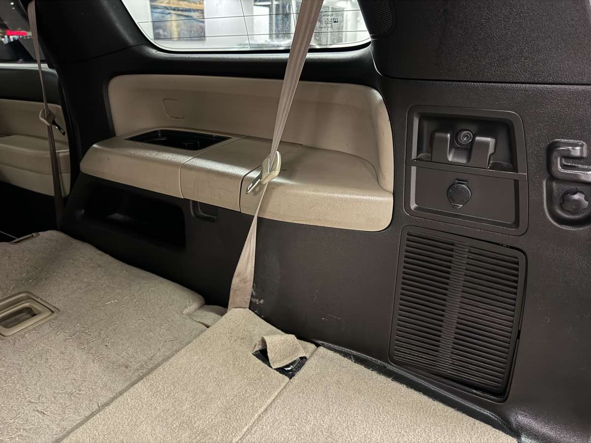 2010 Toyota Sequoia SR5 photo 23