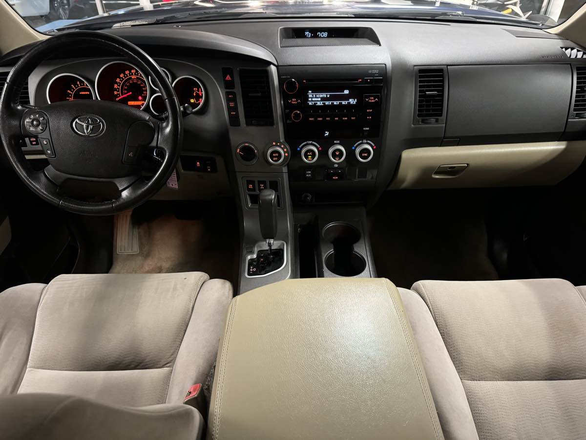 2010 Toyota Sequoia SR5 photo 33