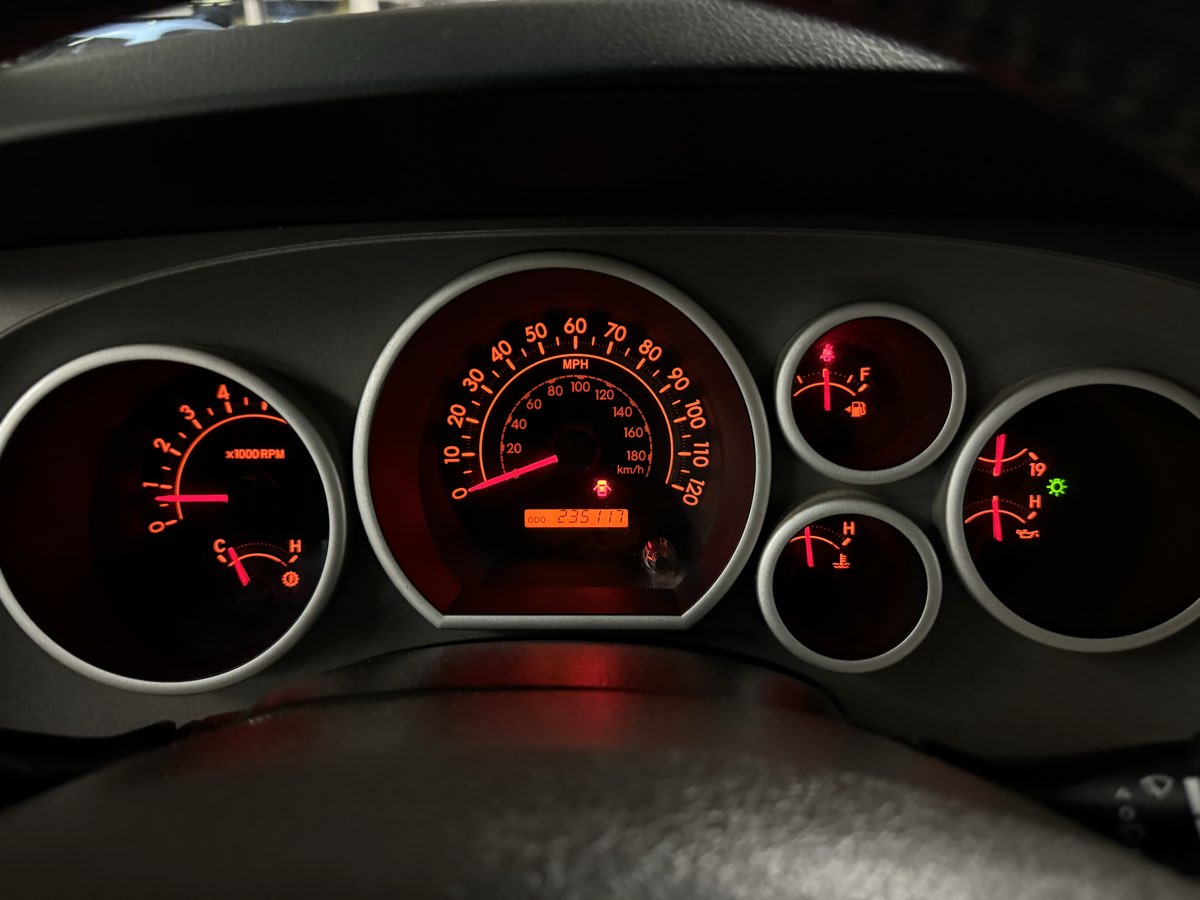 2010 Toyota Sequoia SR5 photo 34