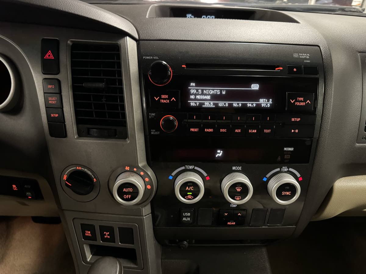 2010 Toyota Sequoia SR5 photo 35