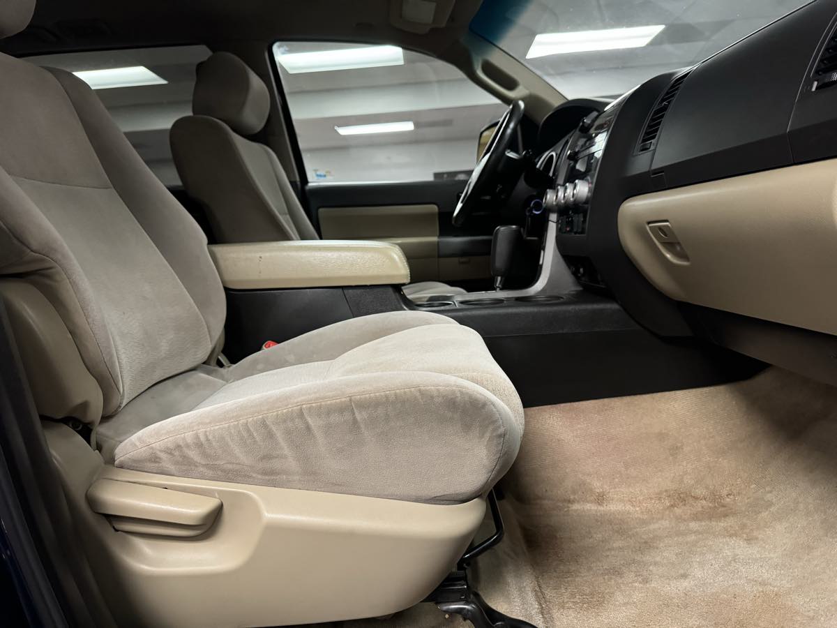 2010 Toyota Sequoia SR5 photo 40