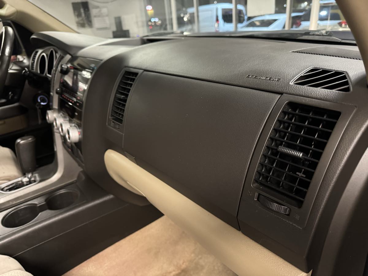 2010 Toyota Sequoia SR5 photo 42