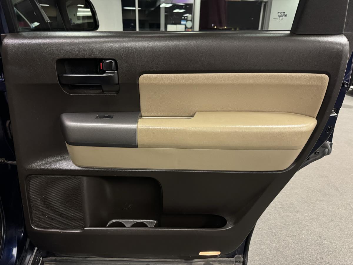 2010 Toyota Sequoia SR5 photo 43