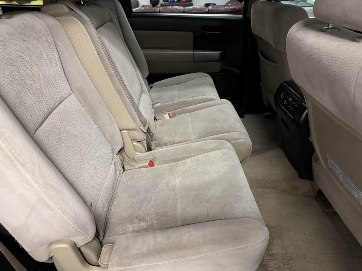 2010 Toyota Sequoia SR5 photo 45