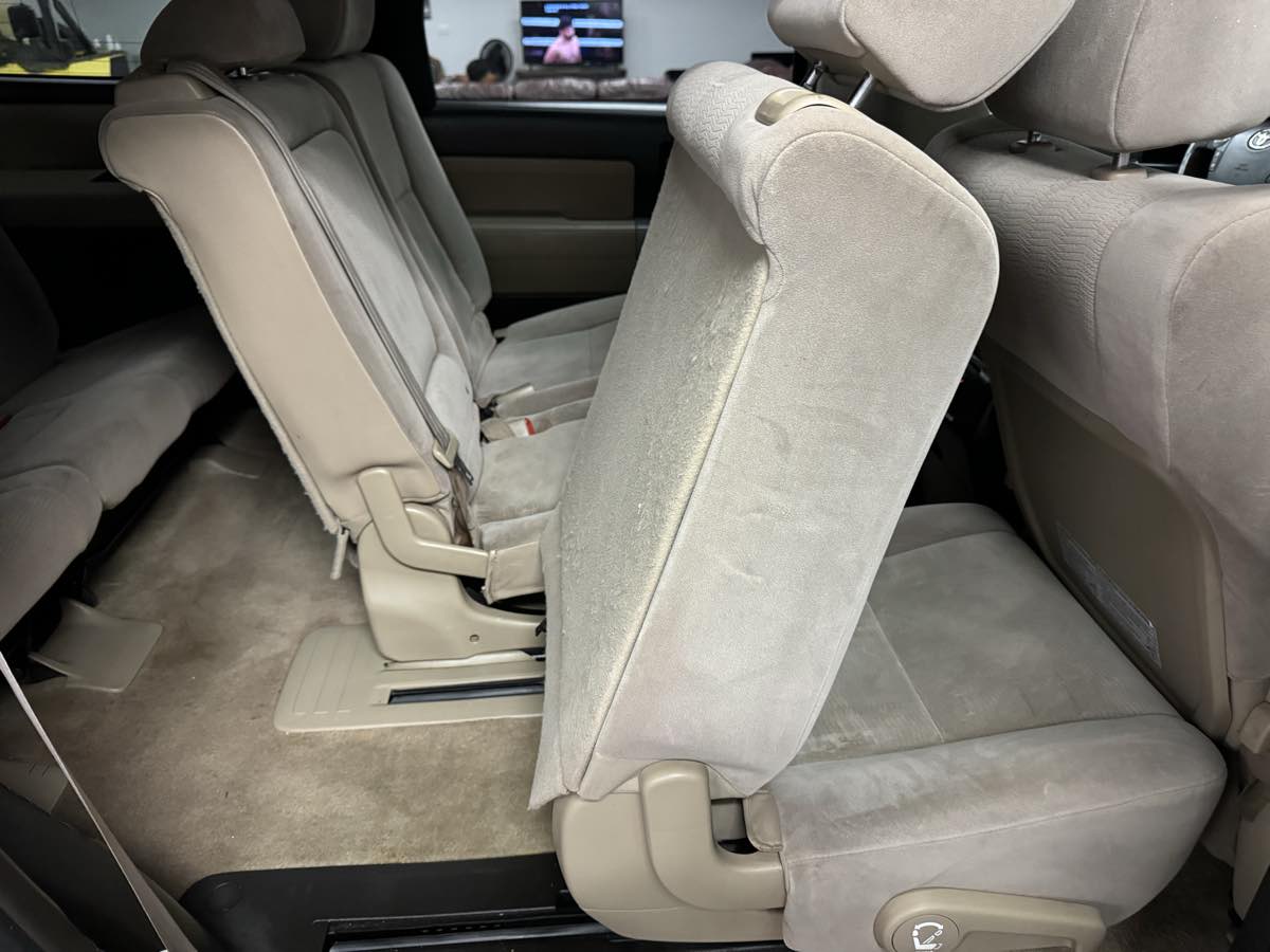 2010 Toyota Sequoia SR5 photo 46