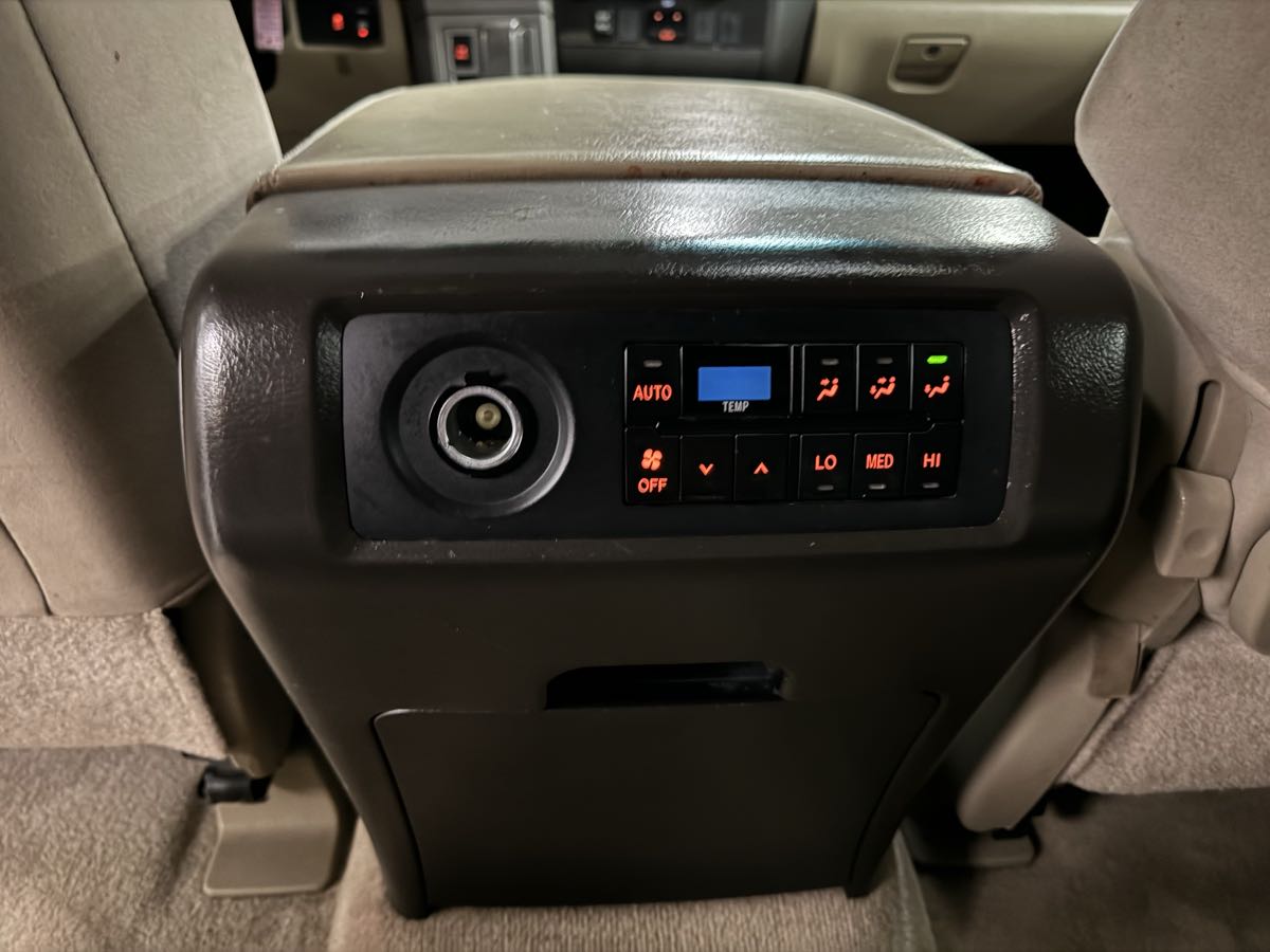 2010 Toyota Sequoia SR5 photo 54