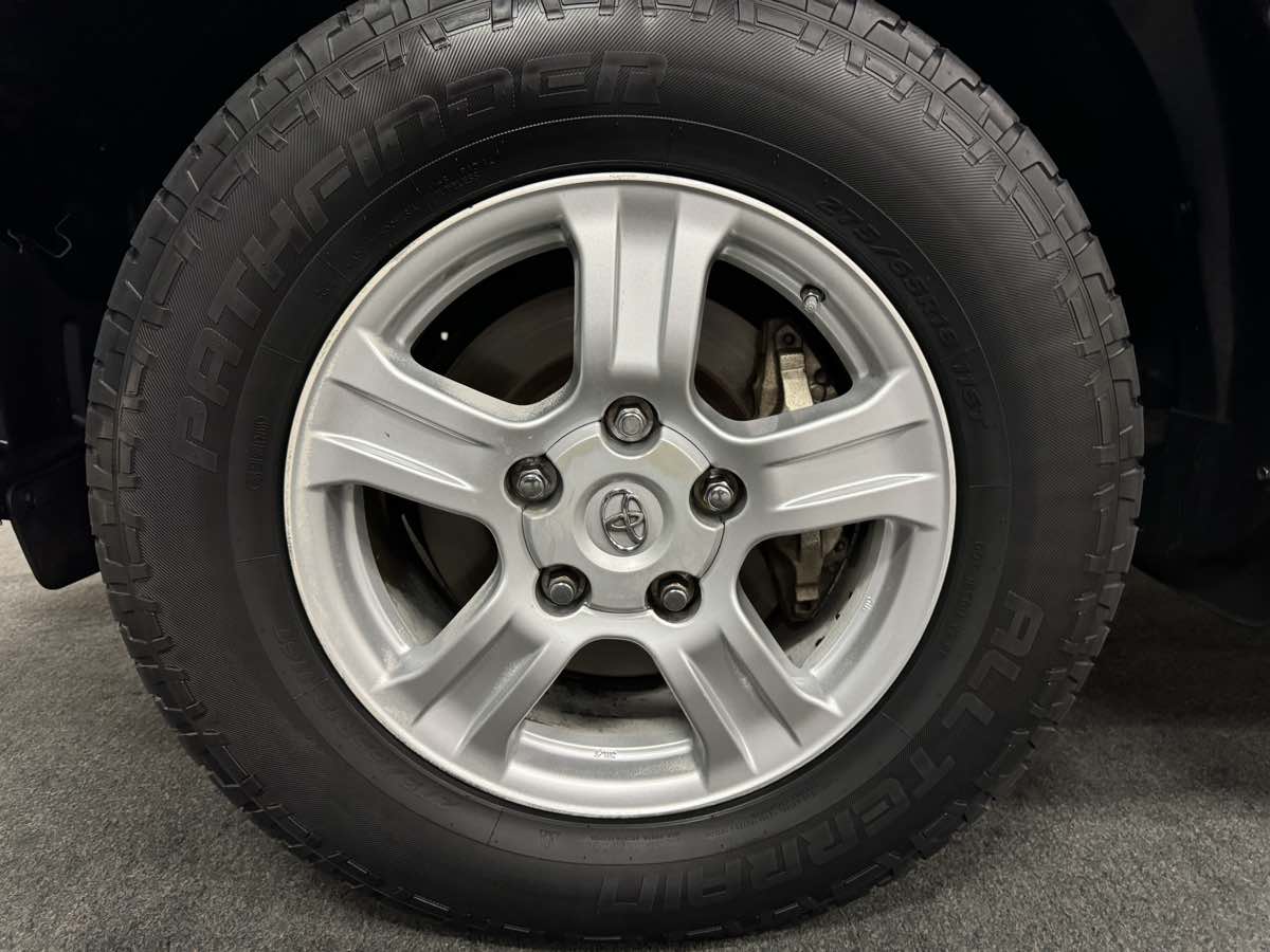 2010 Toyota Sequoia SR5 photo 55