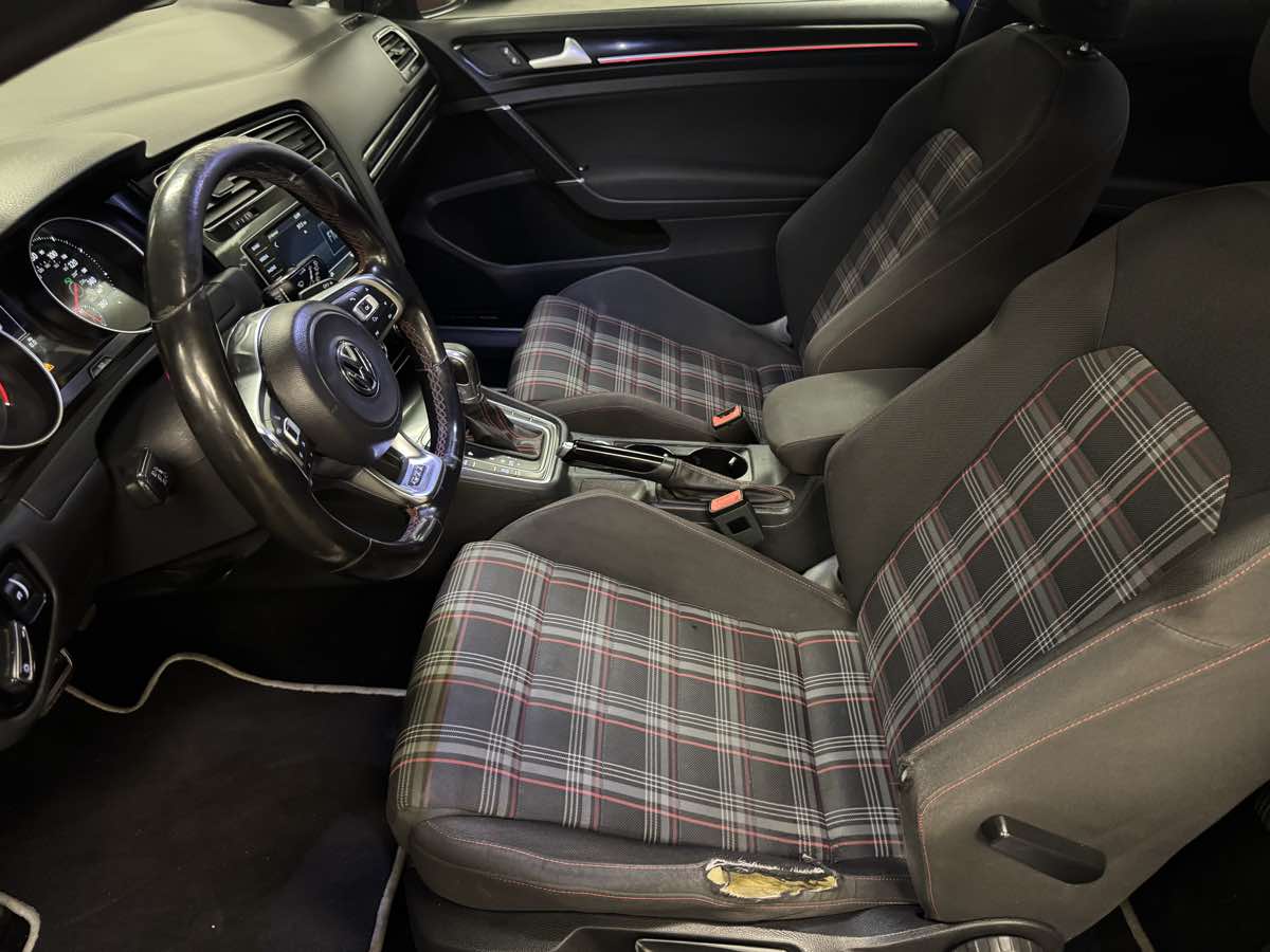 2016 Volkswagen Golf GTI S Performance photo 29