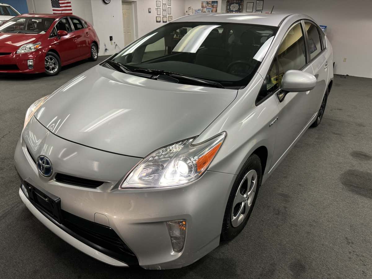 2012 Toyota Prius Two photo 2