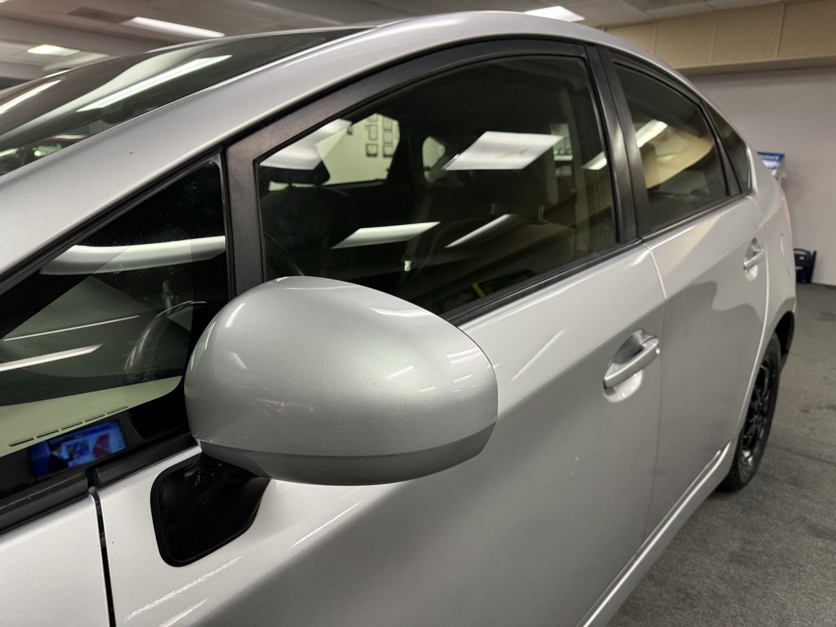 2012 Toyota Prius Two photo 4