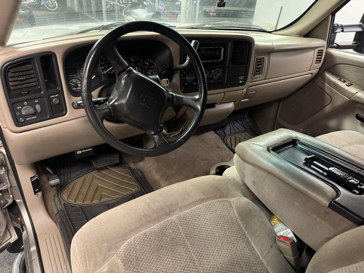 2001 Chevrolet Silverado 2500HD LS photo 6