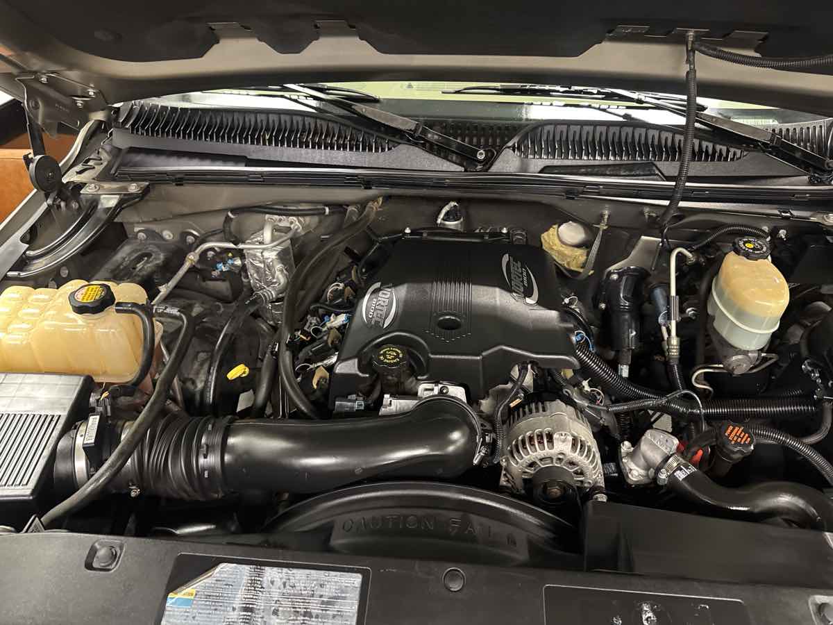 2001 Chevrolet Silverado 2500HD LS photo 9