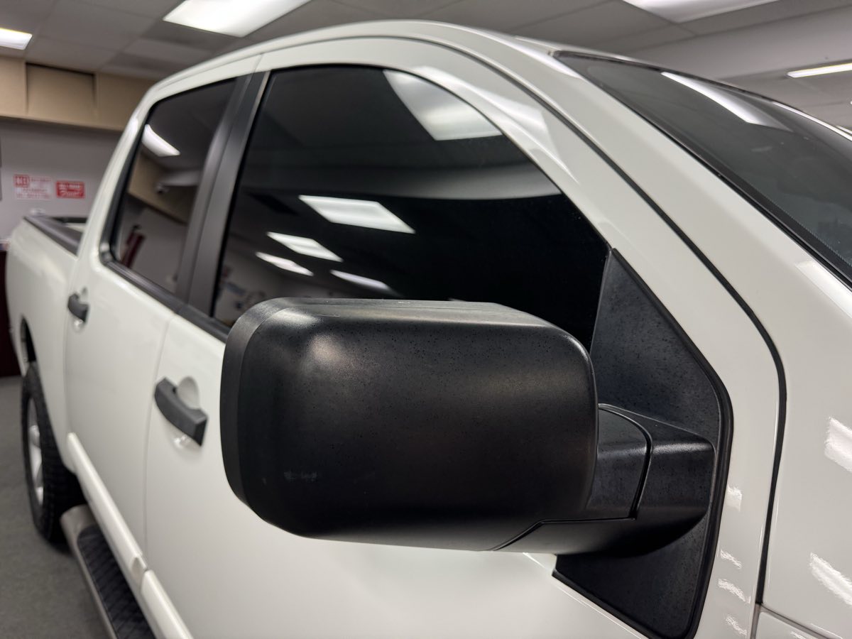 2014 Nissan Titan SV photo 11