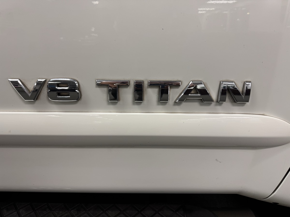 2014 Nissan Titan SV photo 13