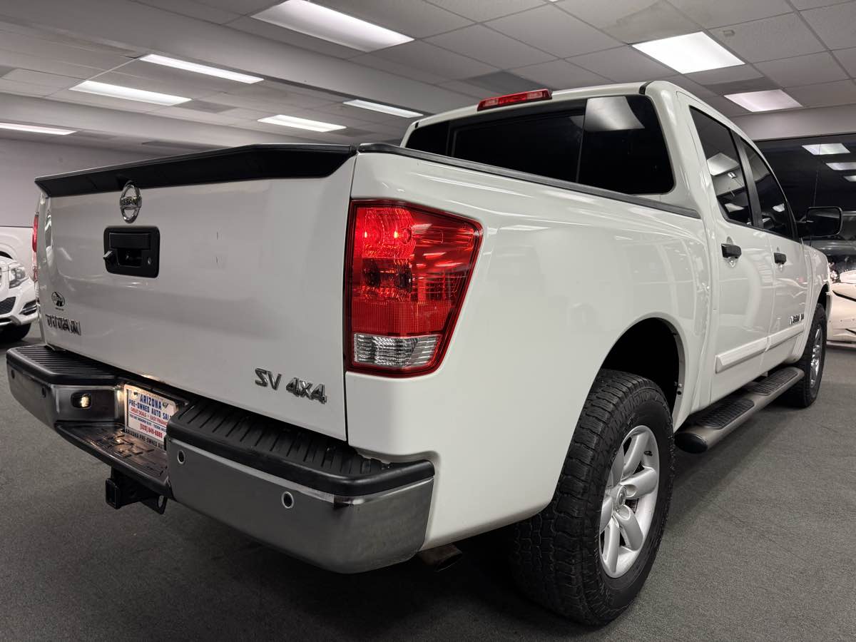 2014 Nissan Titan SV photo 14