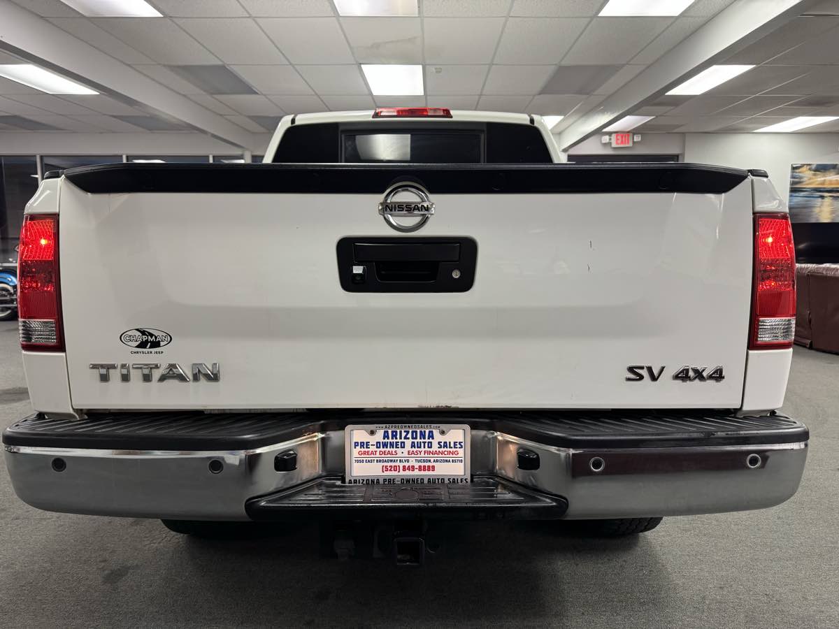 2014 Nissan Titan SV photo 17
