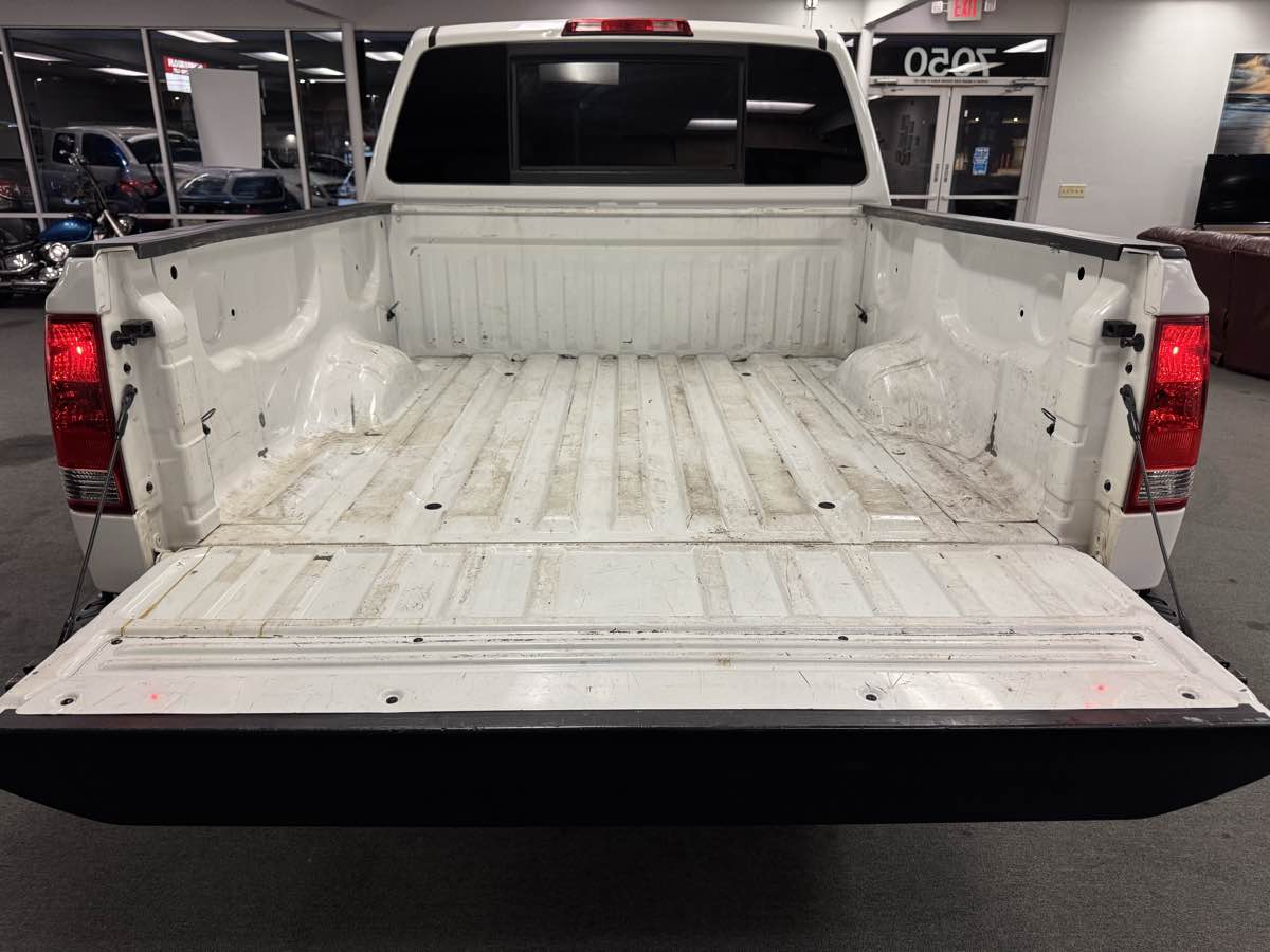 2014 Nissan Titan SV photo 18