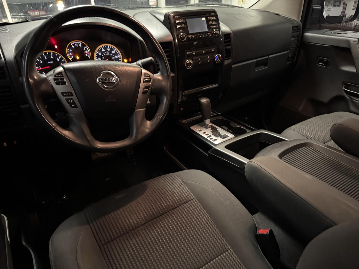 2014 Nissan Titan SV photo 29