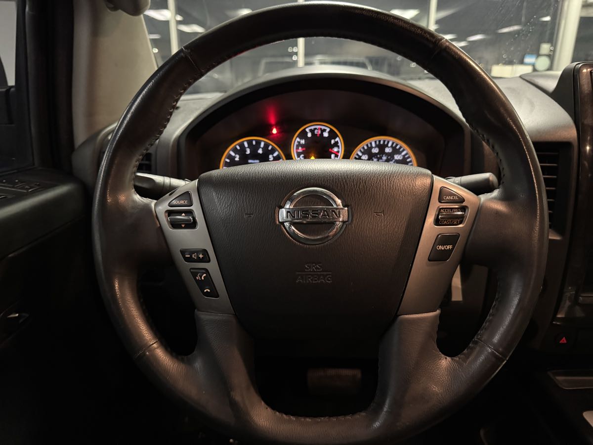 2014 Nissan Titan SV photo 32
