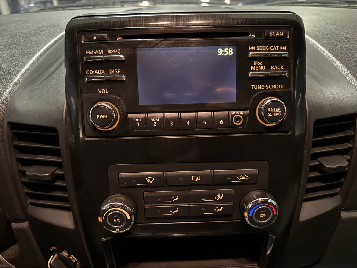 2014 Nissan Titan SV photo 34