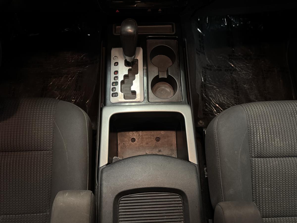 2014 Nissan Titan SV photo 36