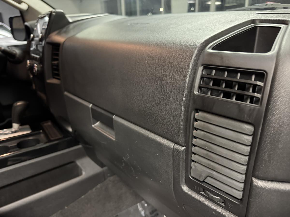 2014 Nissan Titan SV photo 41