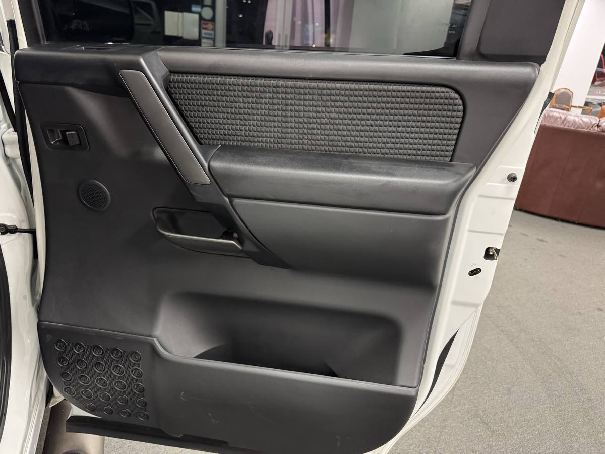 2014 Nissan Titan SV photo 42