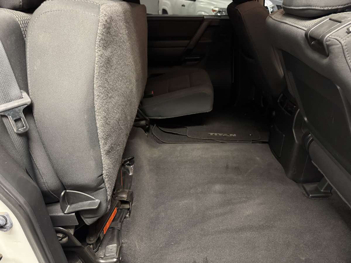2014 Nissan Titan SV photo 45