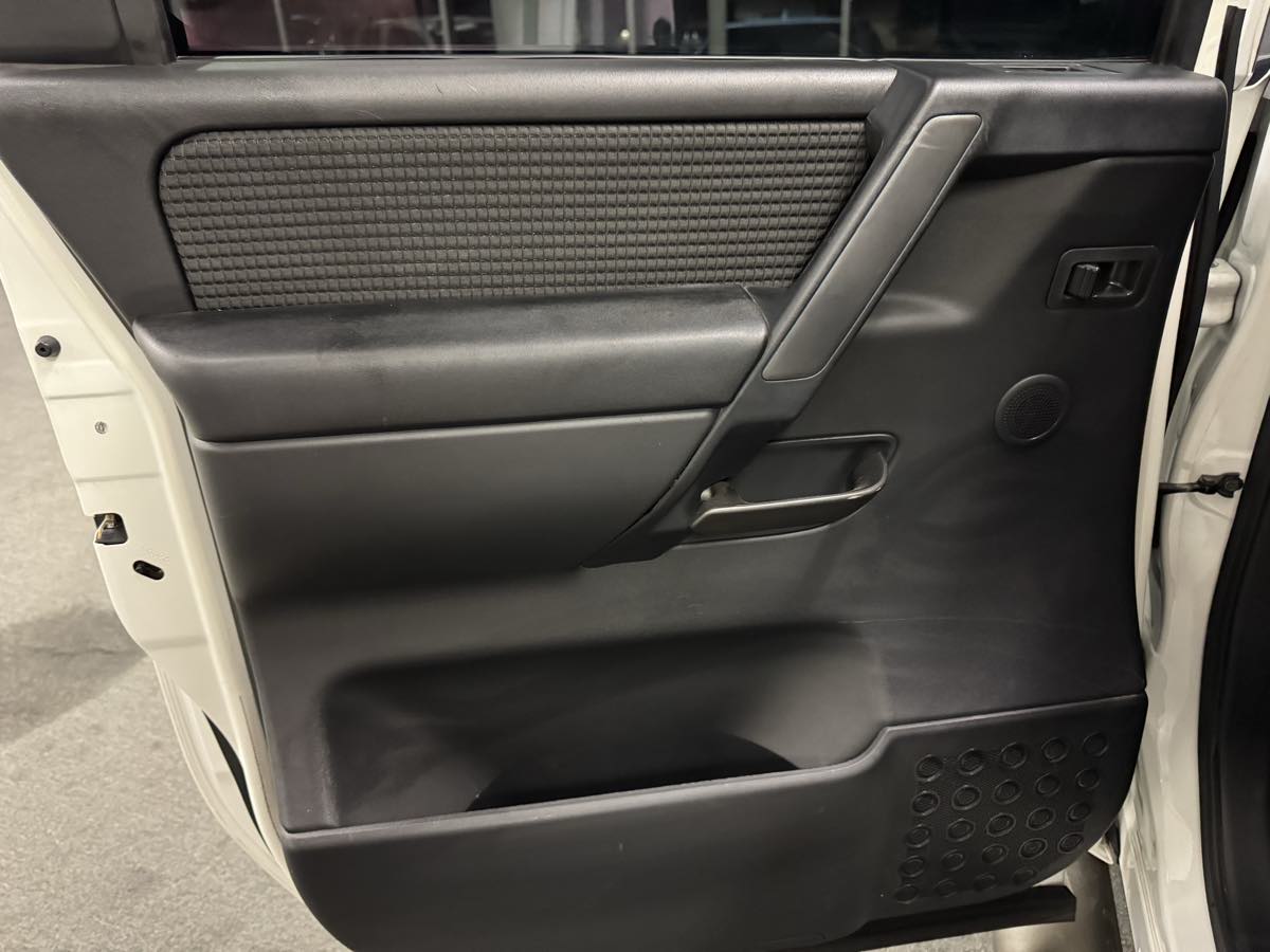 2014 Nissan Titan SV photo 46