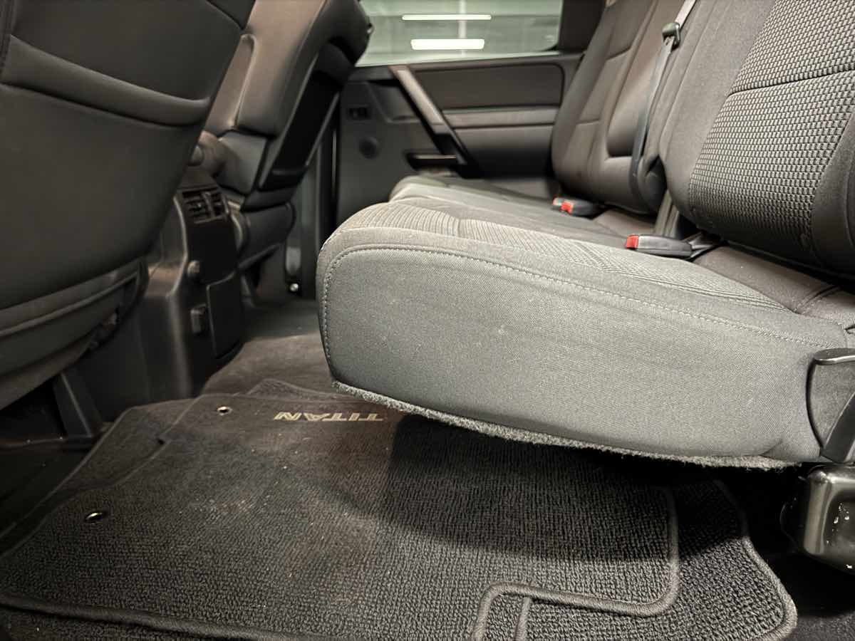 2014 Nissan Titan SV photo 47