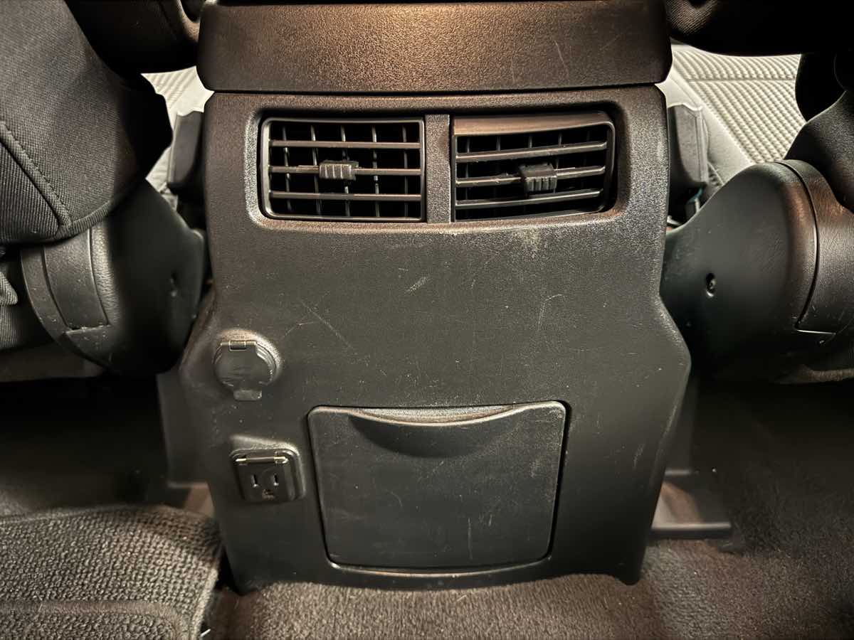 2014 Nissan Titan SV photo 50