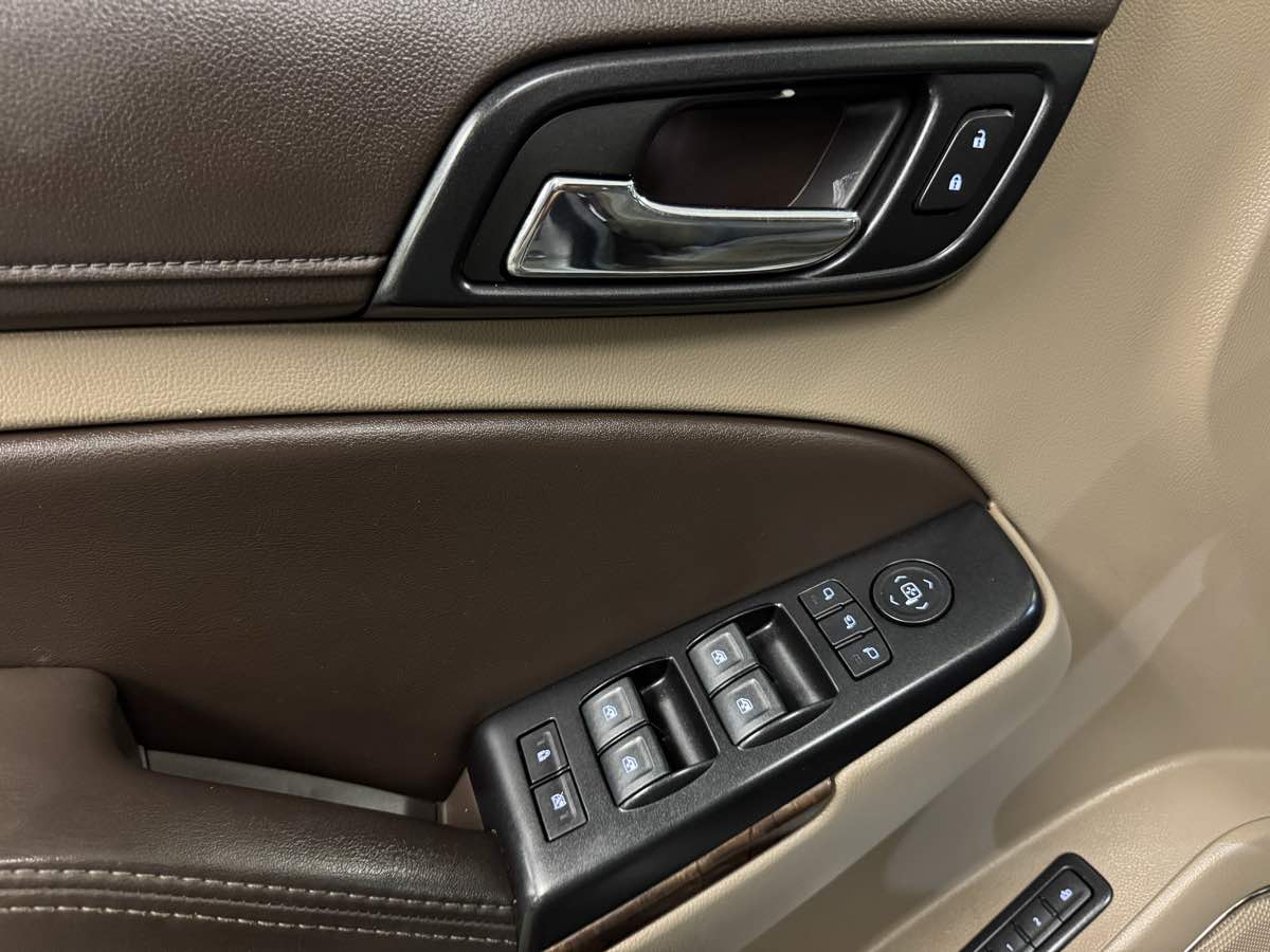 2020 Chevrolet Tahoe LT photo 32