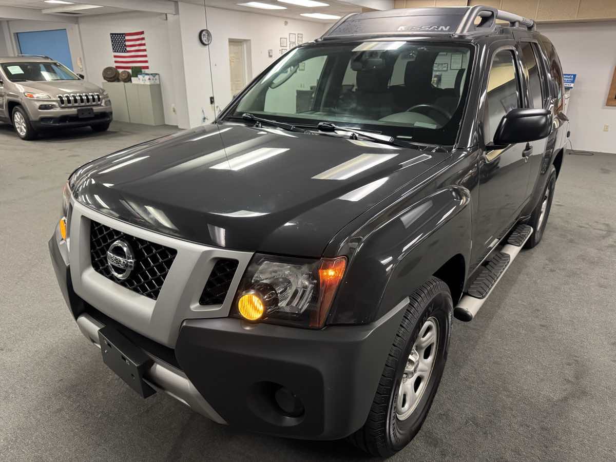2012 Nissan Xterra X photo 2