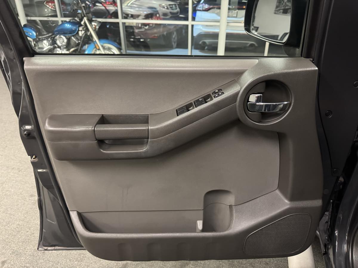 2012 Nissan Xterra X photo 28