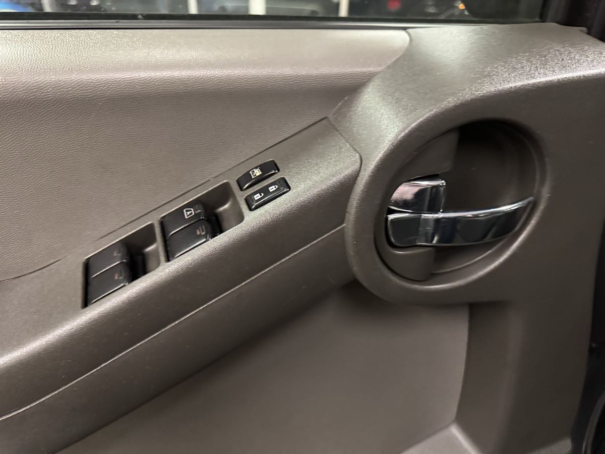 2012 Nissan Xterra X photo 29