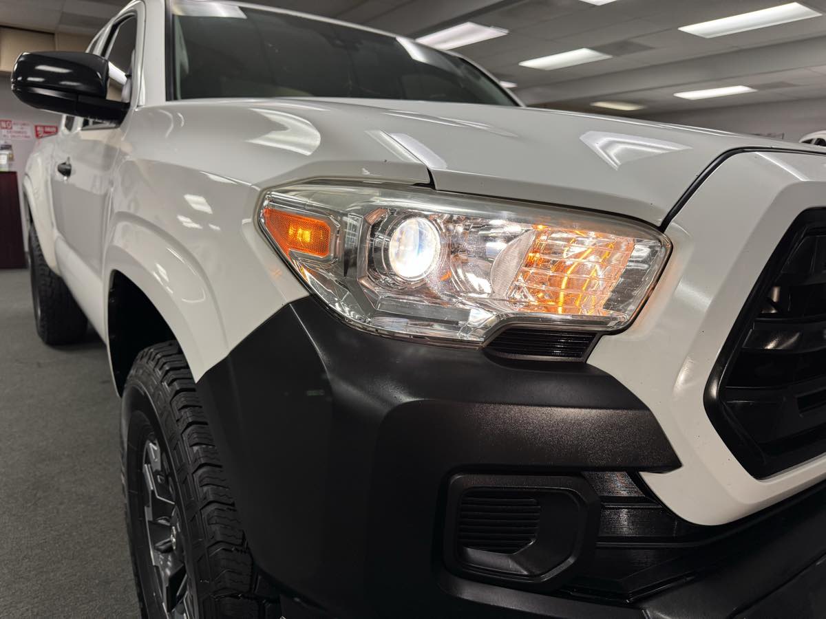2018 Toyota Tacoma SR photo 9
