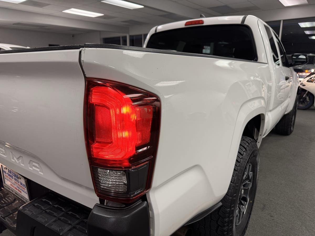 2018 Toyota Tacoma SR photo 16