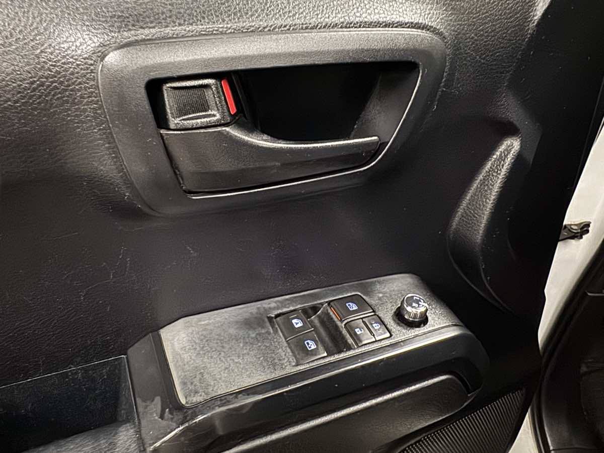 2018 Toyota Tacoma SR photo 28