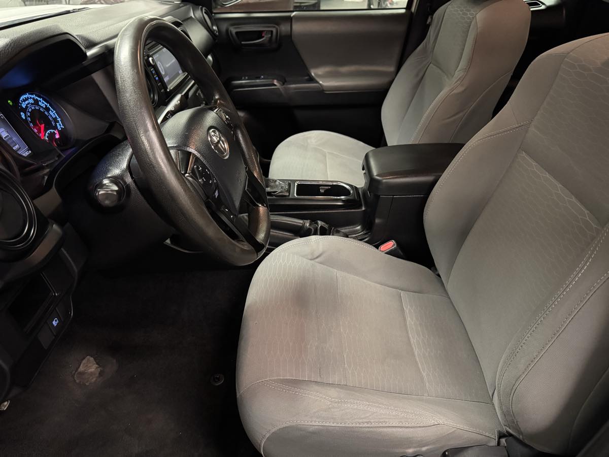 2018 Toyota Tacoma SR photo 31