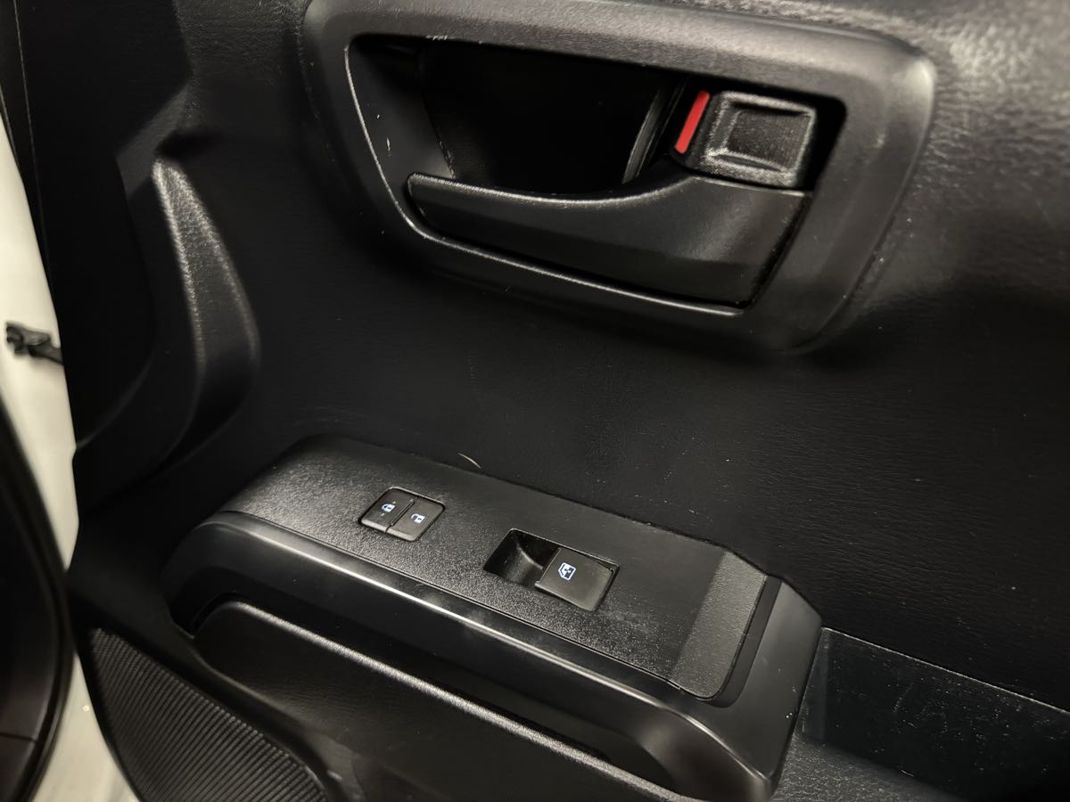 2018 Toyota Tacoma SR photo 42