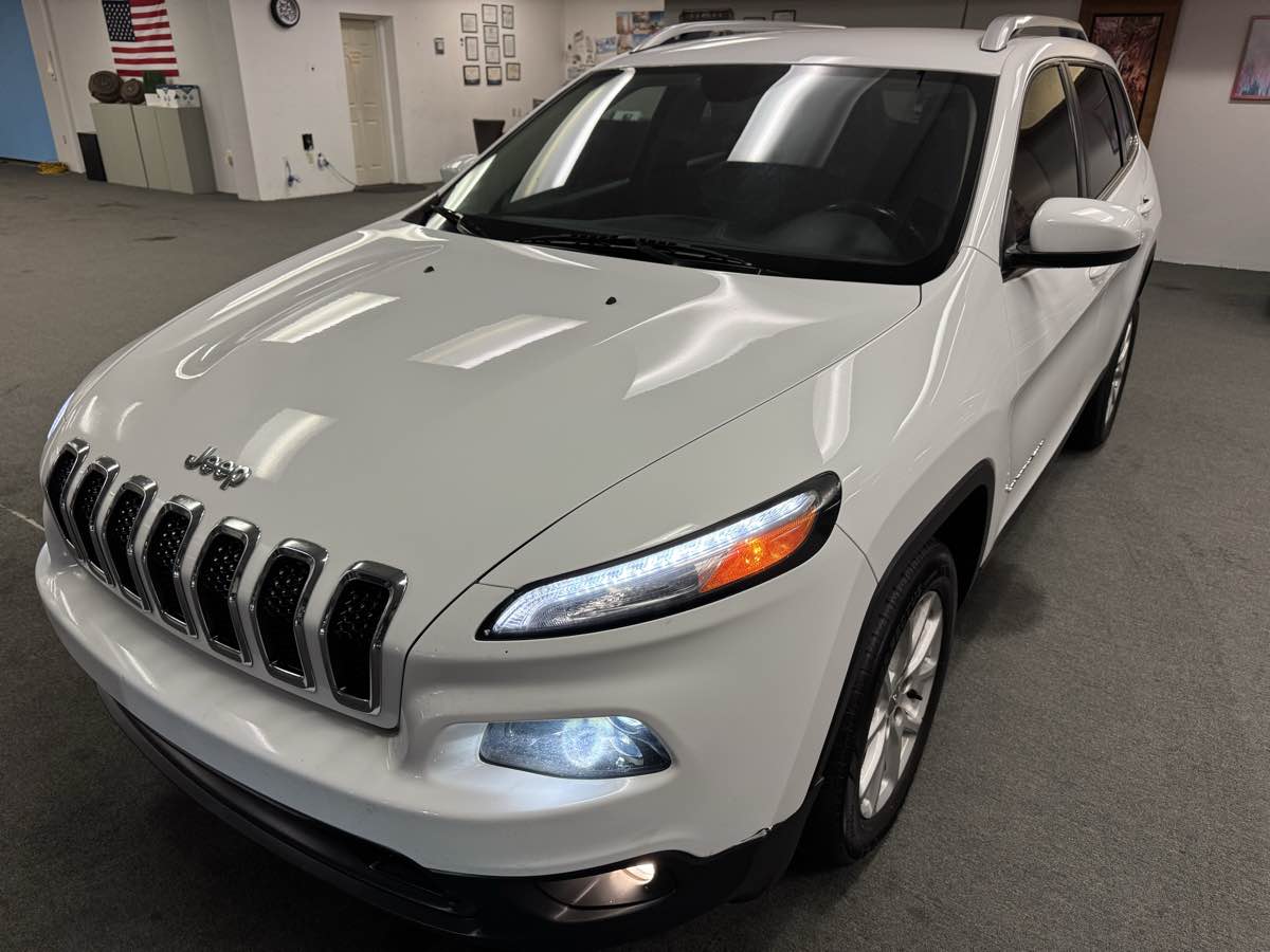 2018 Jeep Cherokee Latitude photo 2