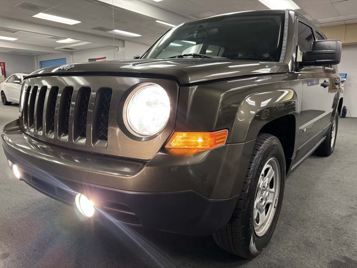 2015 Jeep Patriot Sport photo 2