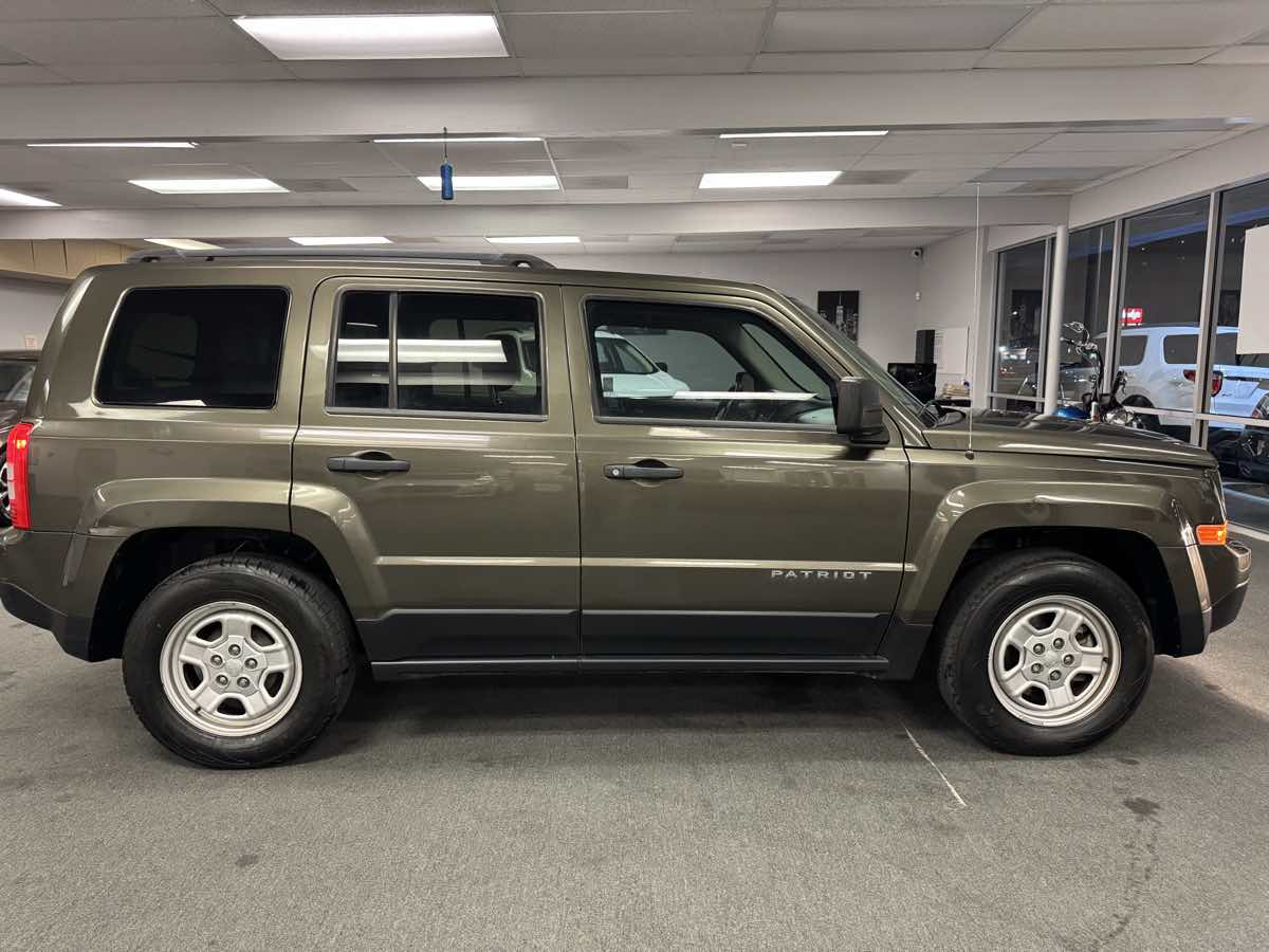 2015 Jeep Patriot Sport photo 13