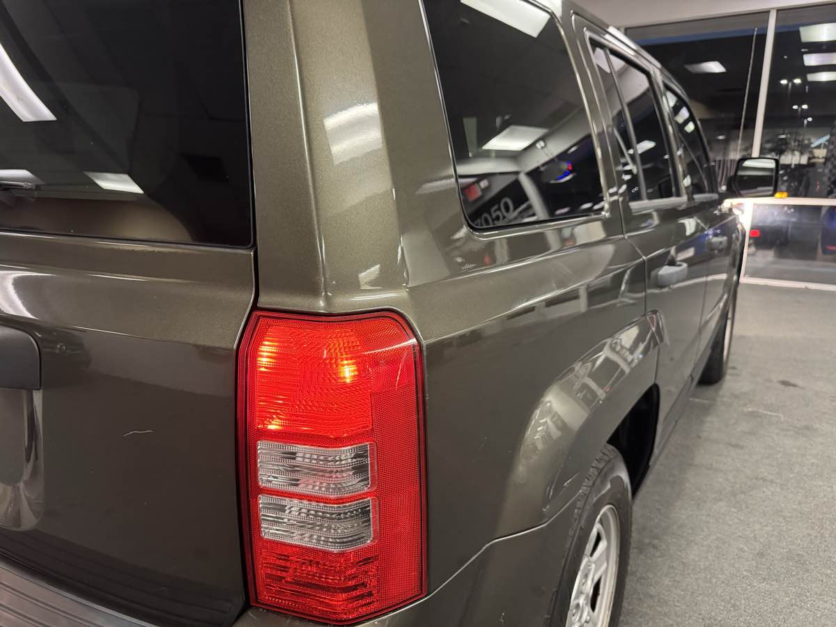 2015 Jeep Patriot Sport photo 16