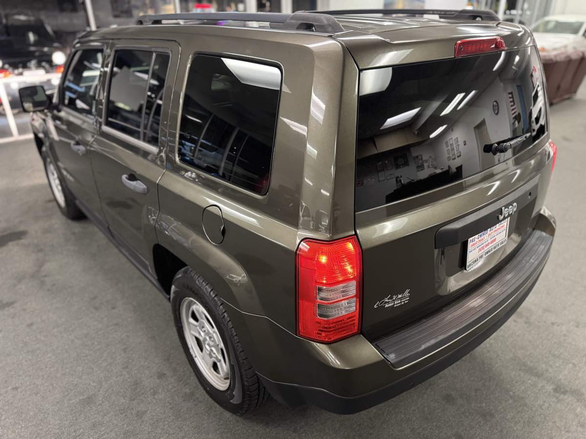 2015 Jeep Patriot Sport photo 23