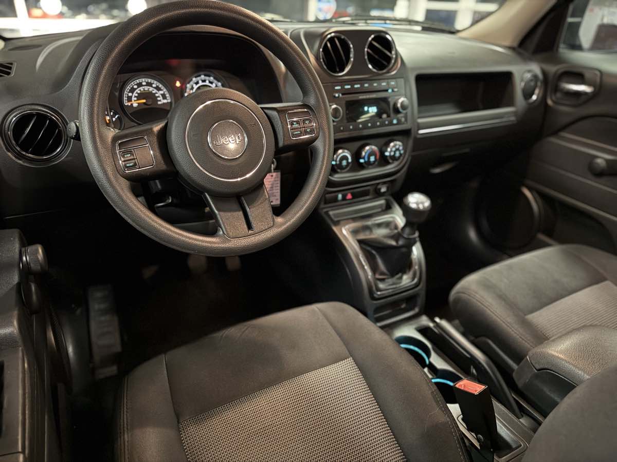 2015 Jeep Patriot Sport photo 28
